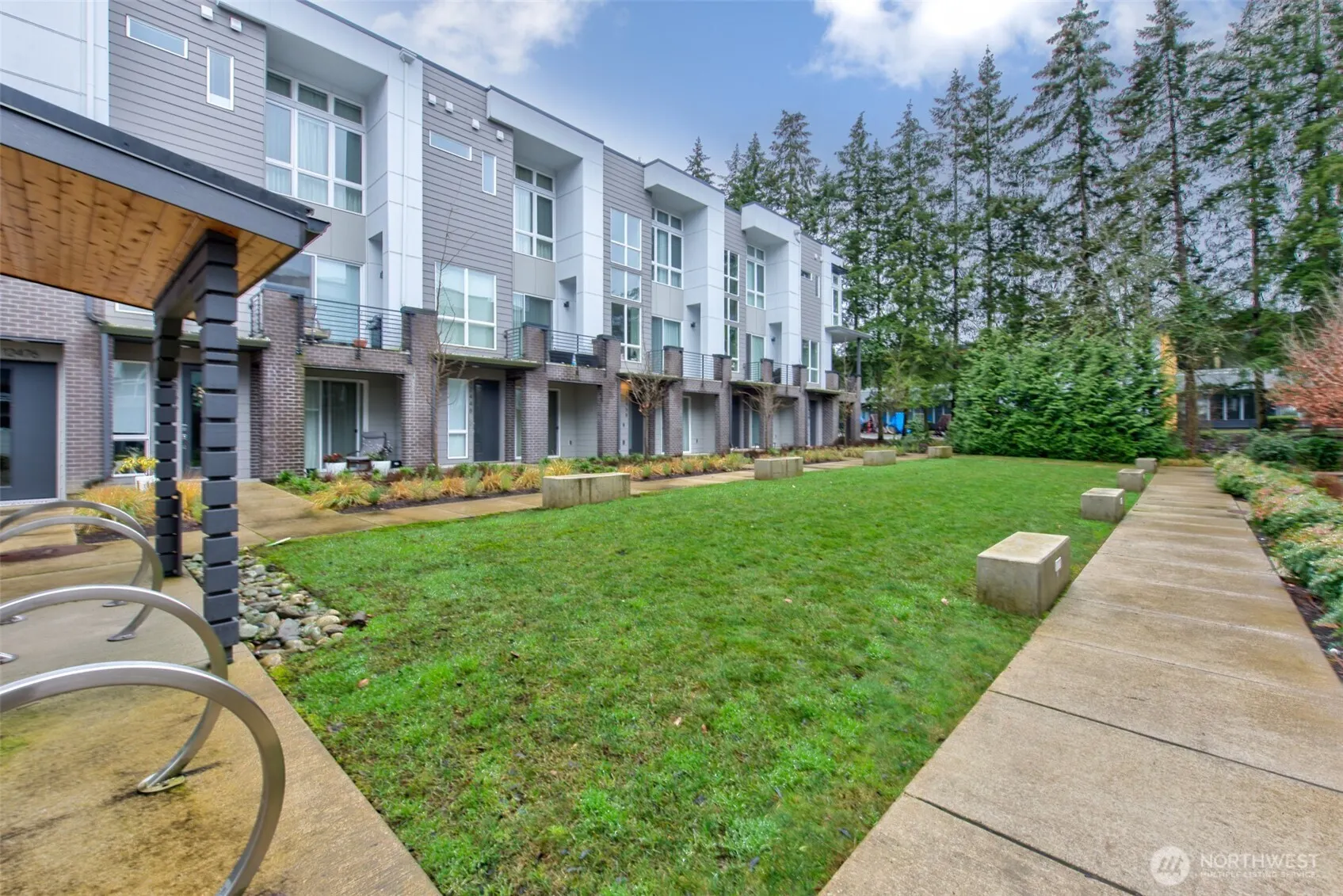 1118 124th Ct NE #G2, Bellevue, WA 98005