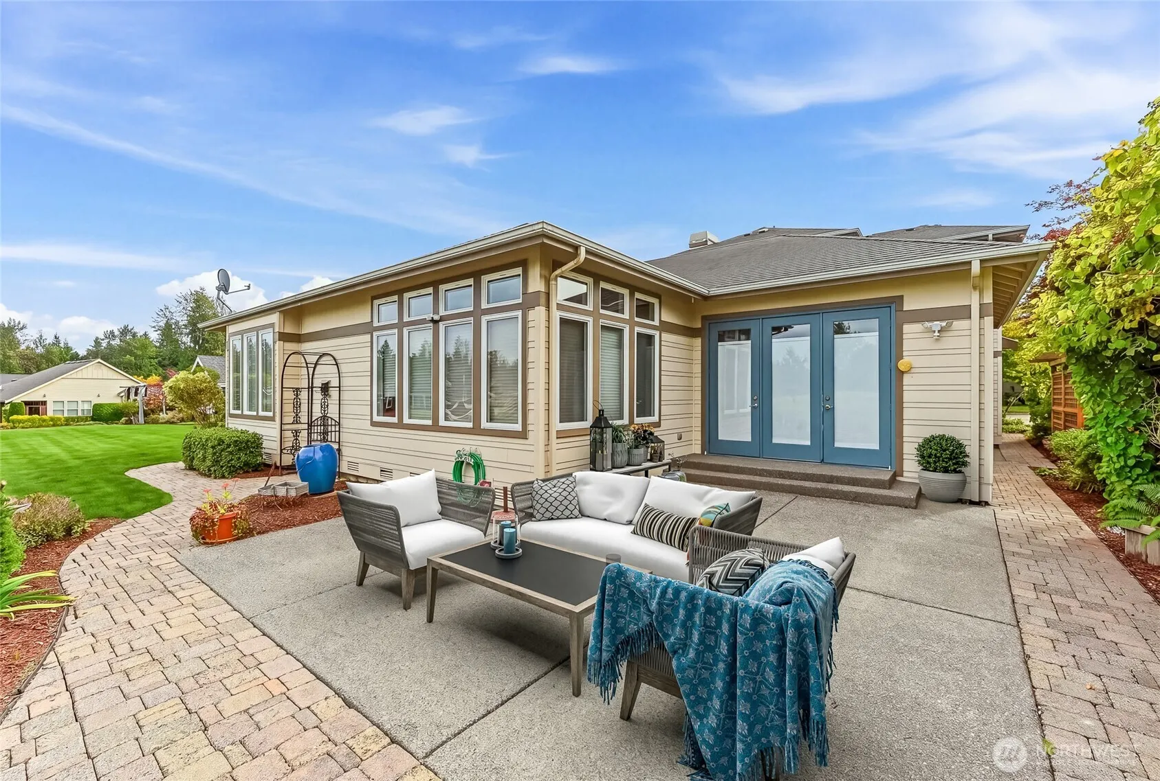 23736 NE 116th Place , Redmond, WA 98053