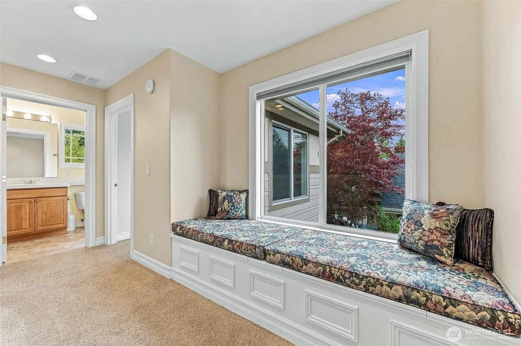 23736 NE 116th Place , Redmond, WA 98053