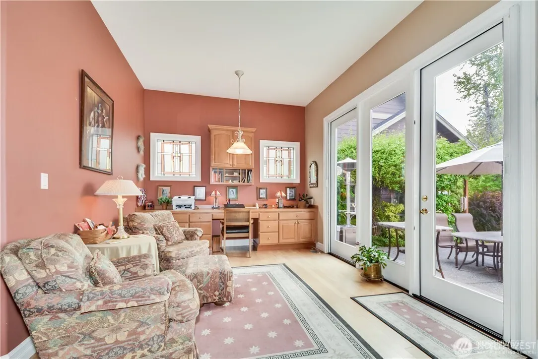 23736 NE 116th Place , Redmond, WA 98053