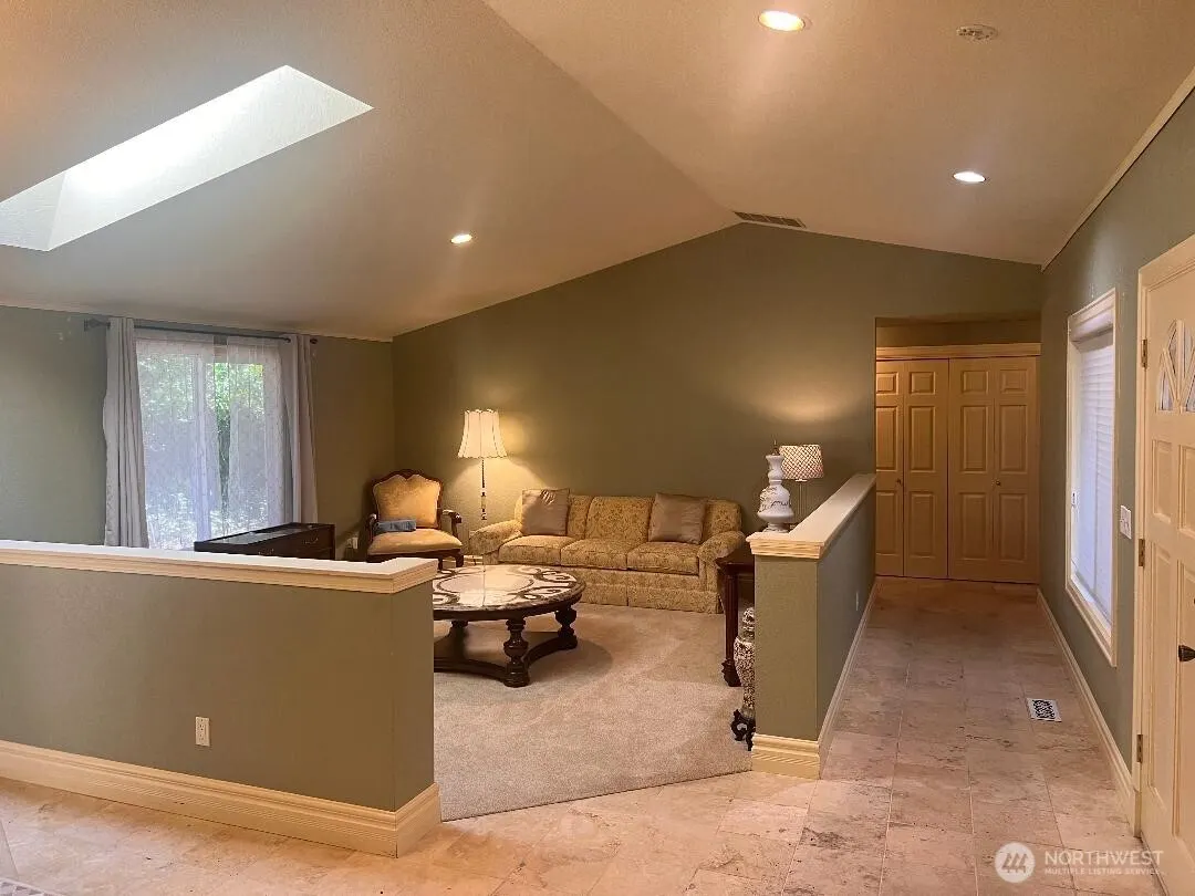 9222 S 198 Street Ct , Renton, WA 98055