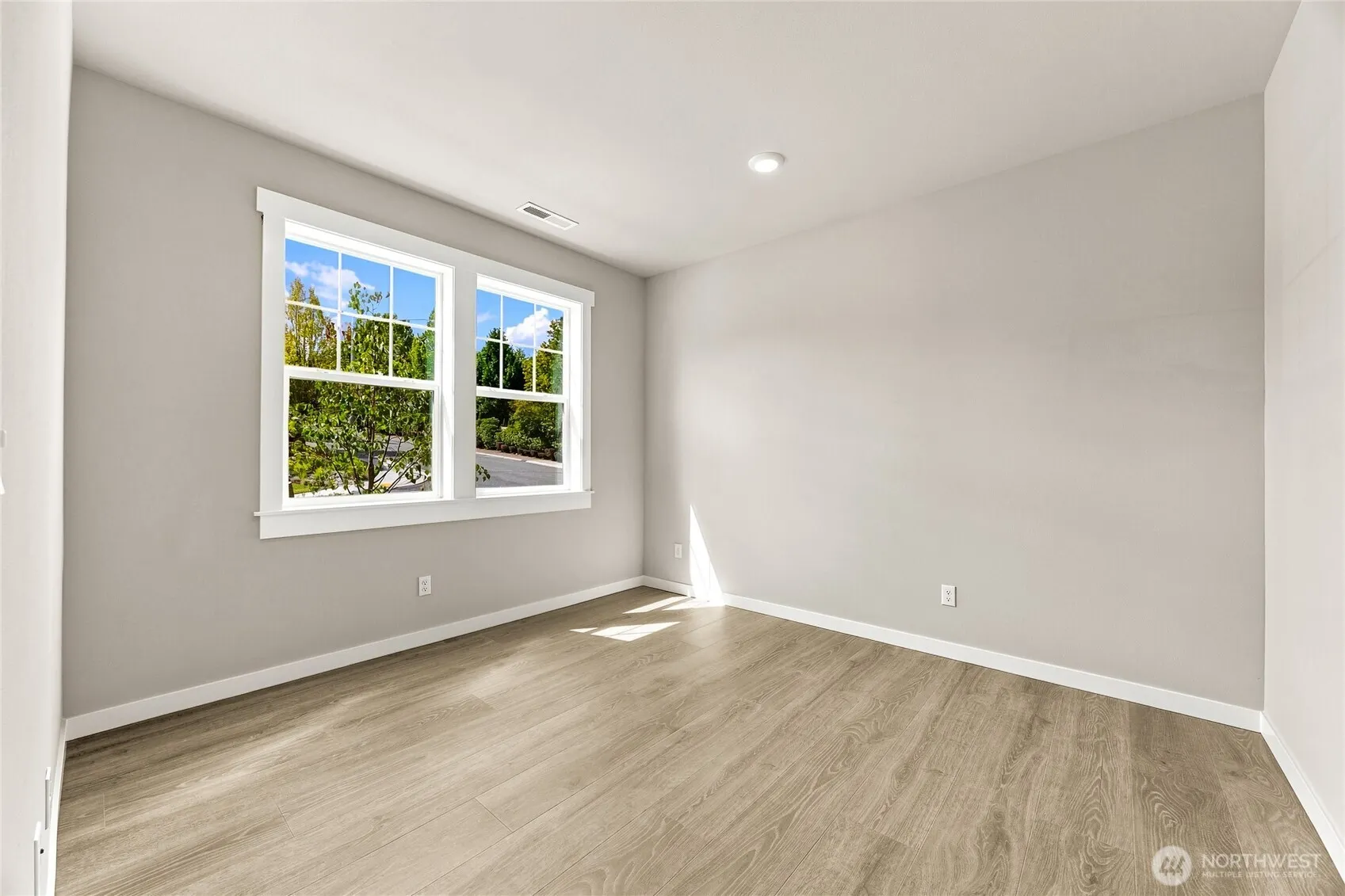 4999 237th Court SE #15, Issaquah, WA 98029