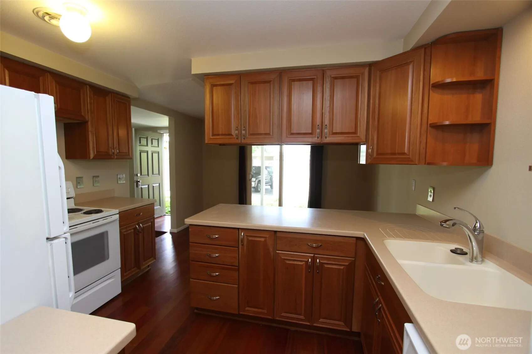 12004 Slater Avenue NE #F-3, Kirkland, WA 98034