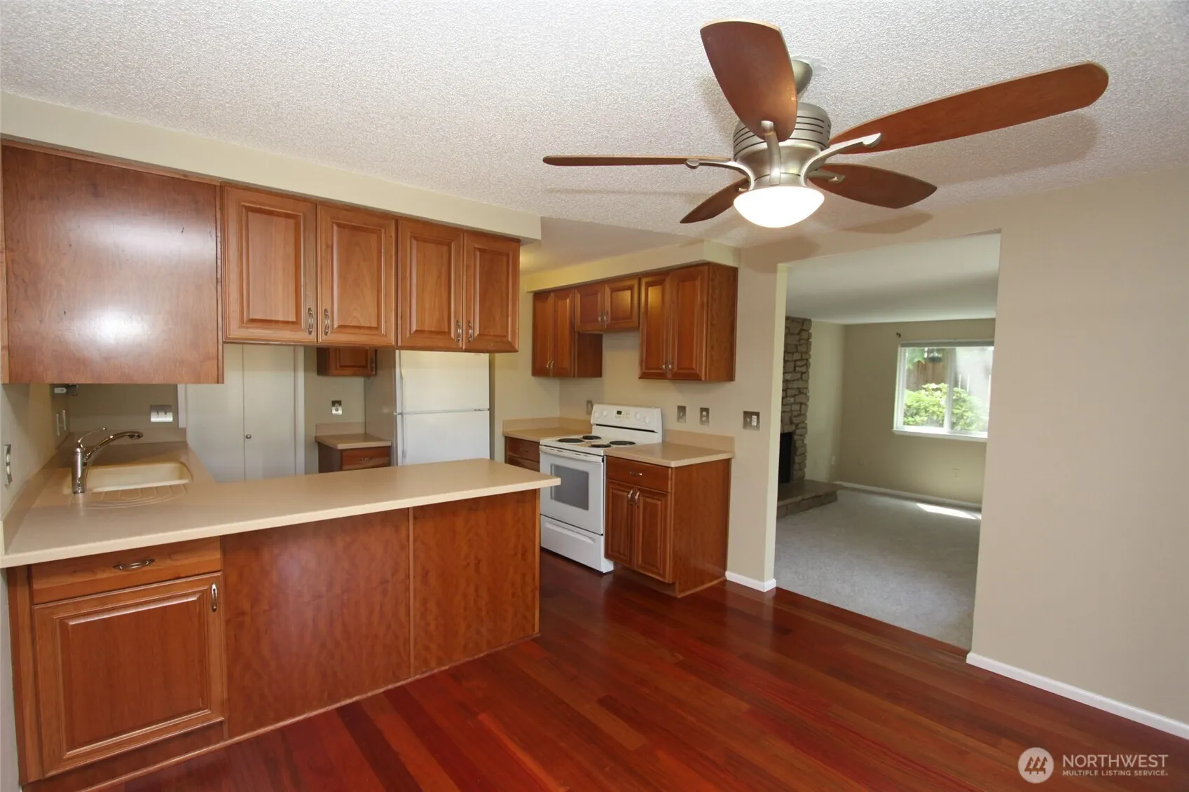 12004 Slater Avenue NE #F-3, Kirkland, WA 98034