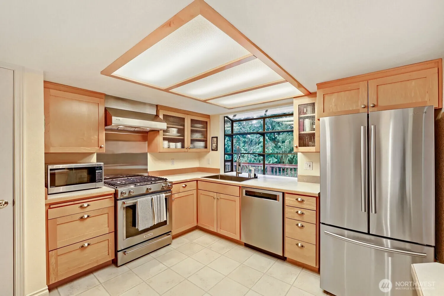 11821 NE 102nd Place , Kirkland, WA 98033