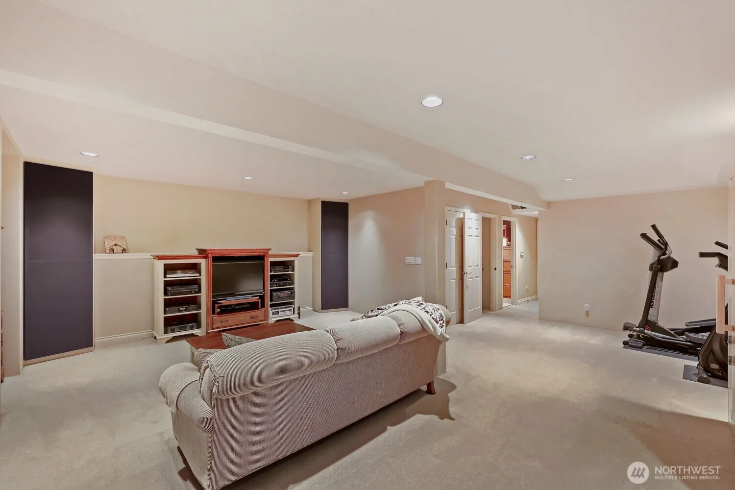 11821 NE 102nd Place , Kirkland, WA 98033
