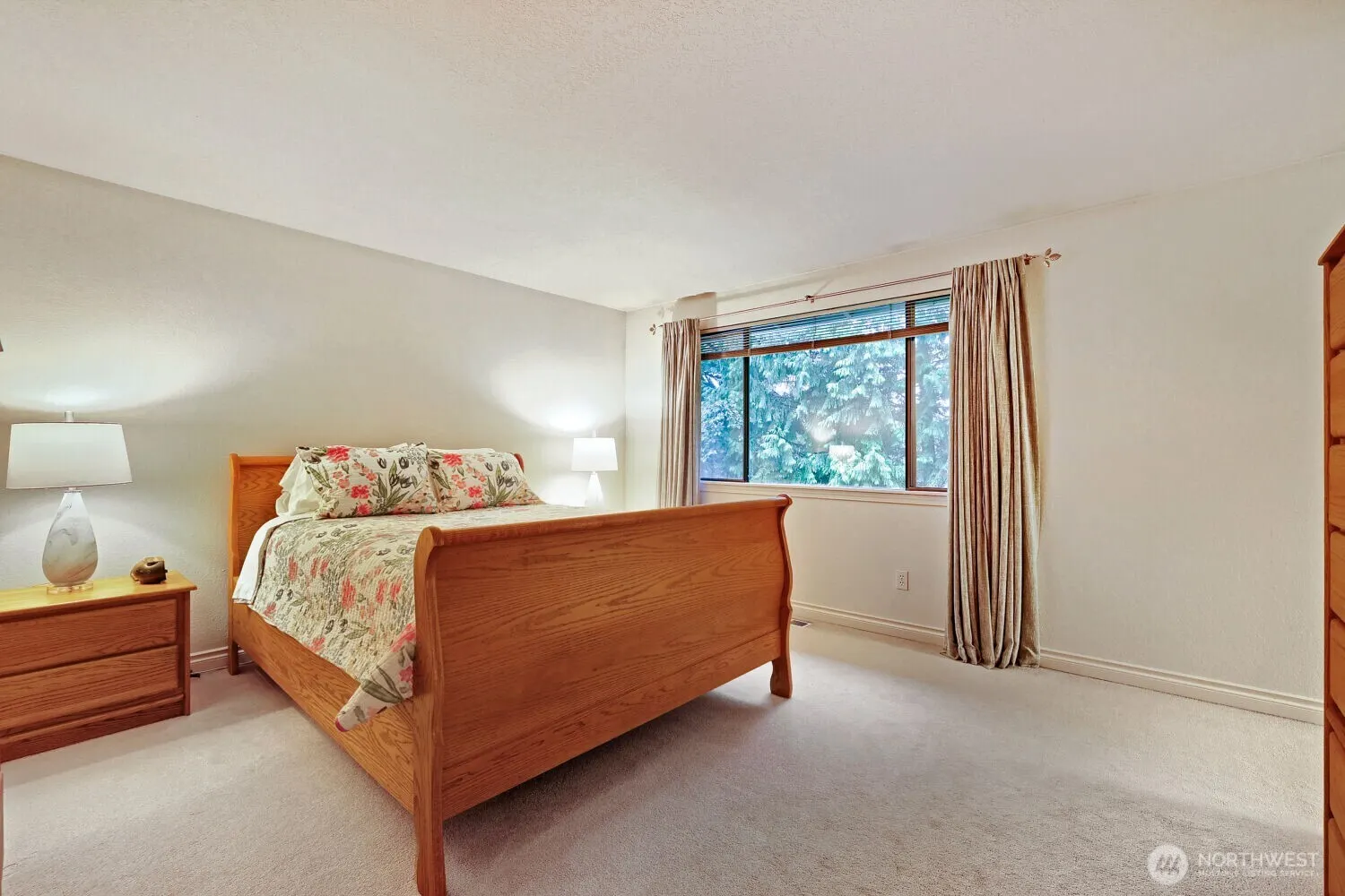 11821 NE 102nd Place , Kirkland, WA 98033