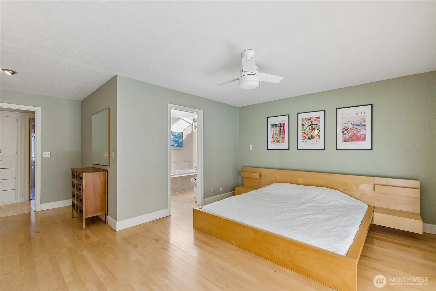 201 171st Place NE, Bellevue, WA 98008