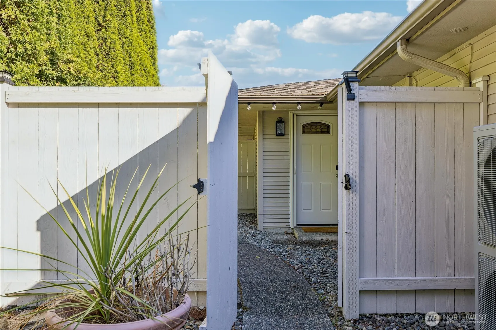 201 171st Place NE, Bellevue, WA 98008