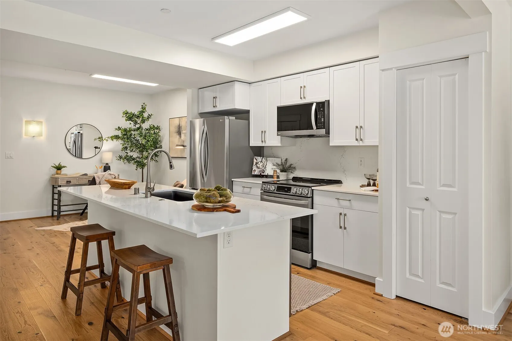 699 John Street #414, Seattle, WA 98109