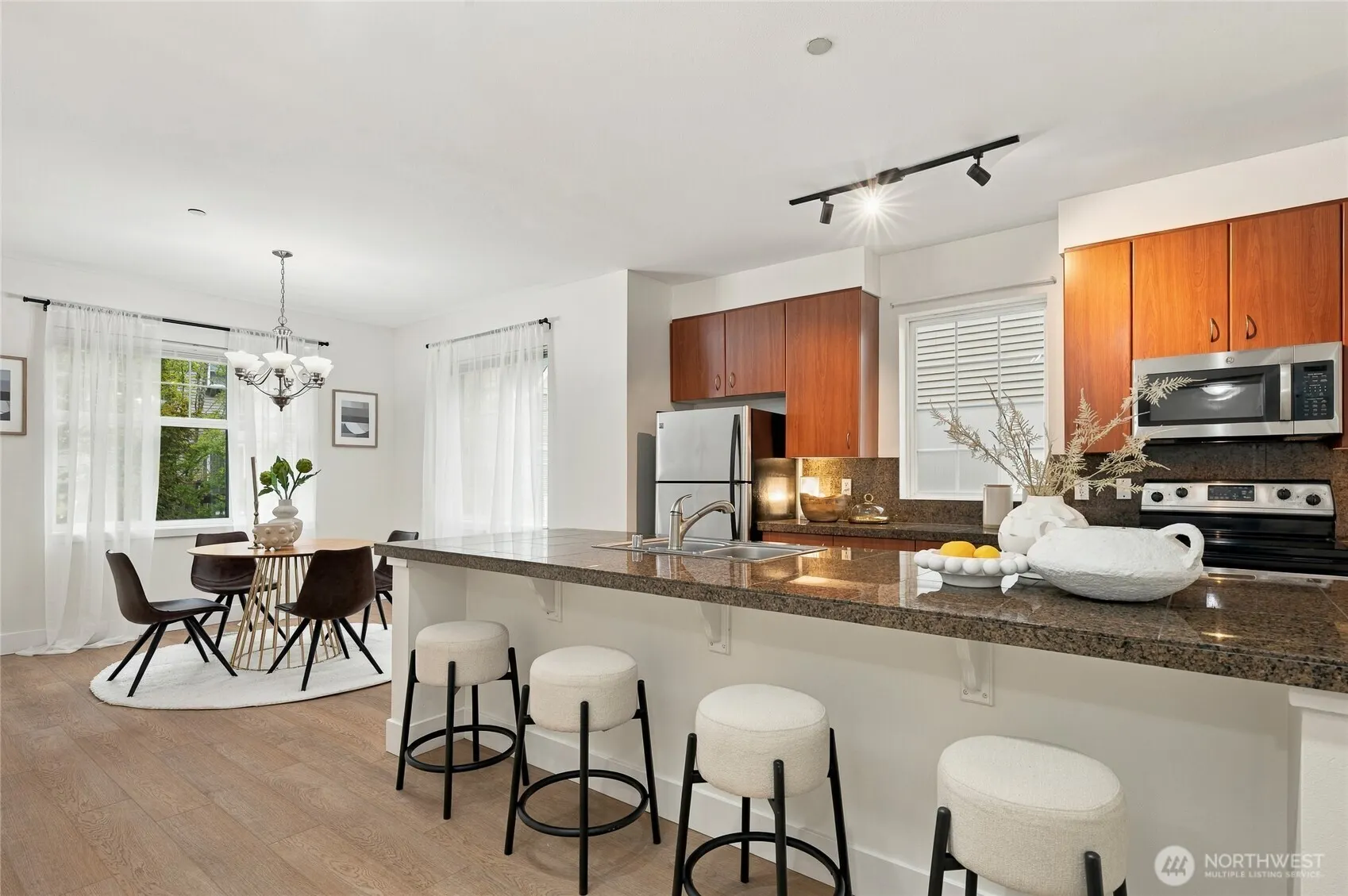 22652 NE Alder Crest Lane , Redmond, WA 98053-5820