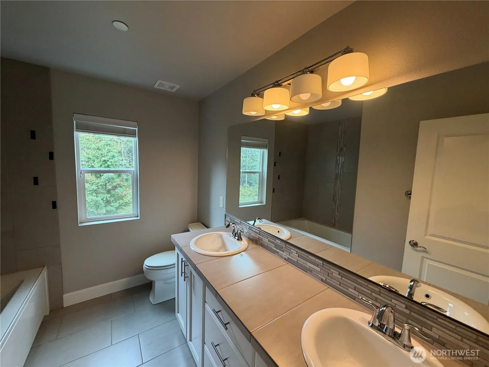 24743 SE 17th Place , Sammamish, WA 98075