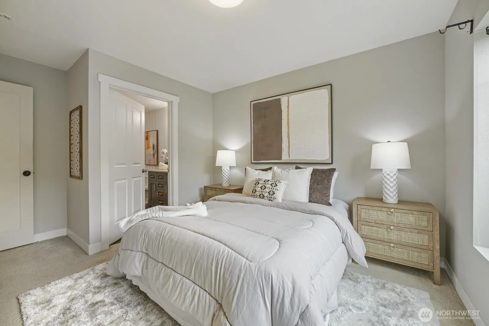 1905 24th Avenue NE #103, Issaquah, WA 98029