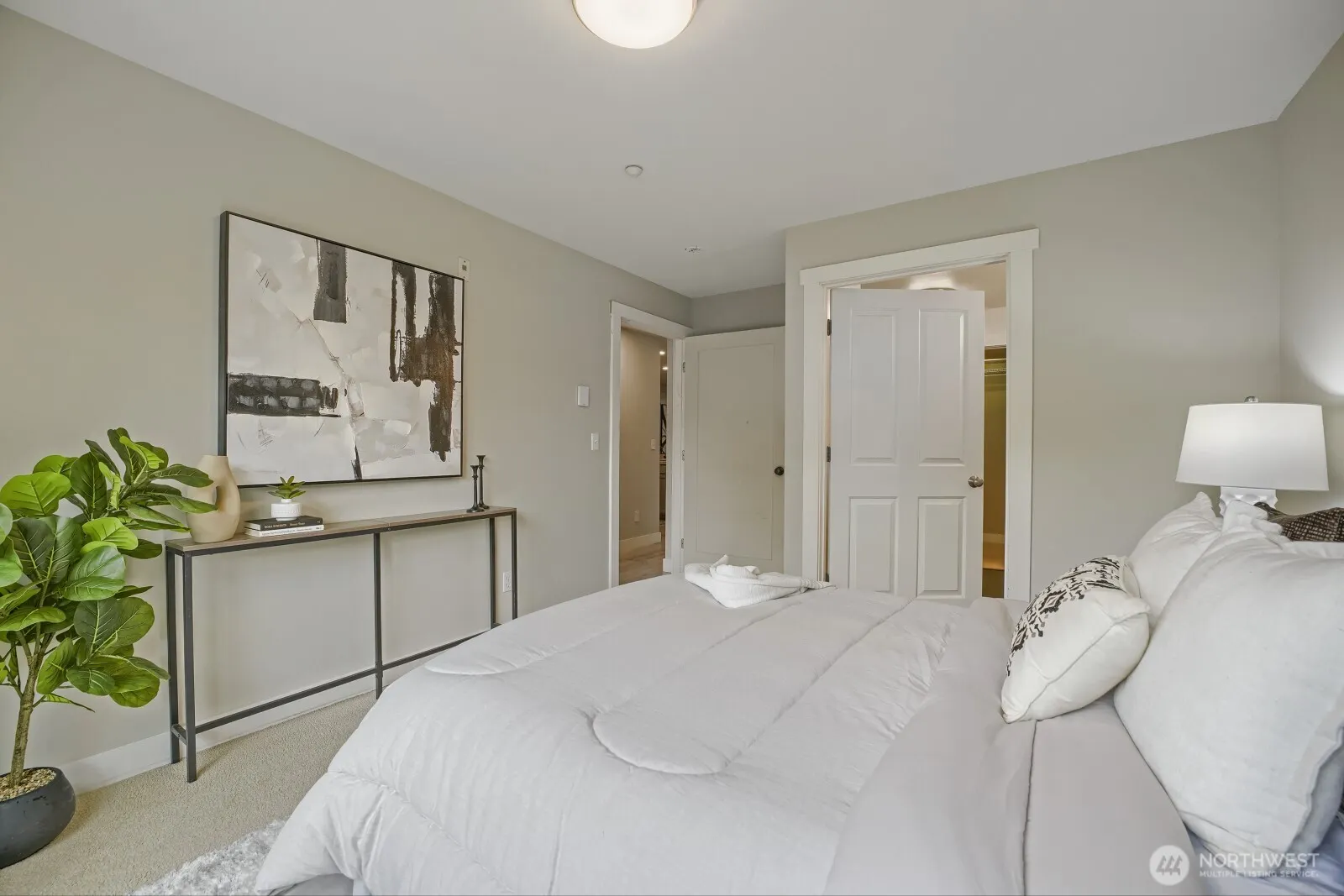 1905 24th Avenue NE #103, Issaquah, WA 98029