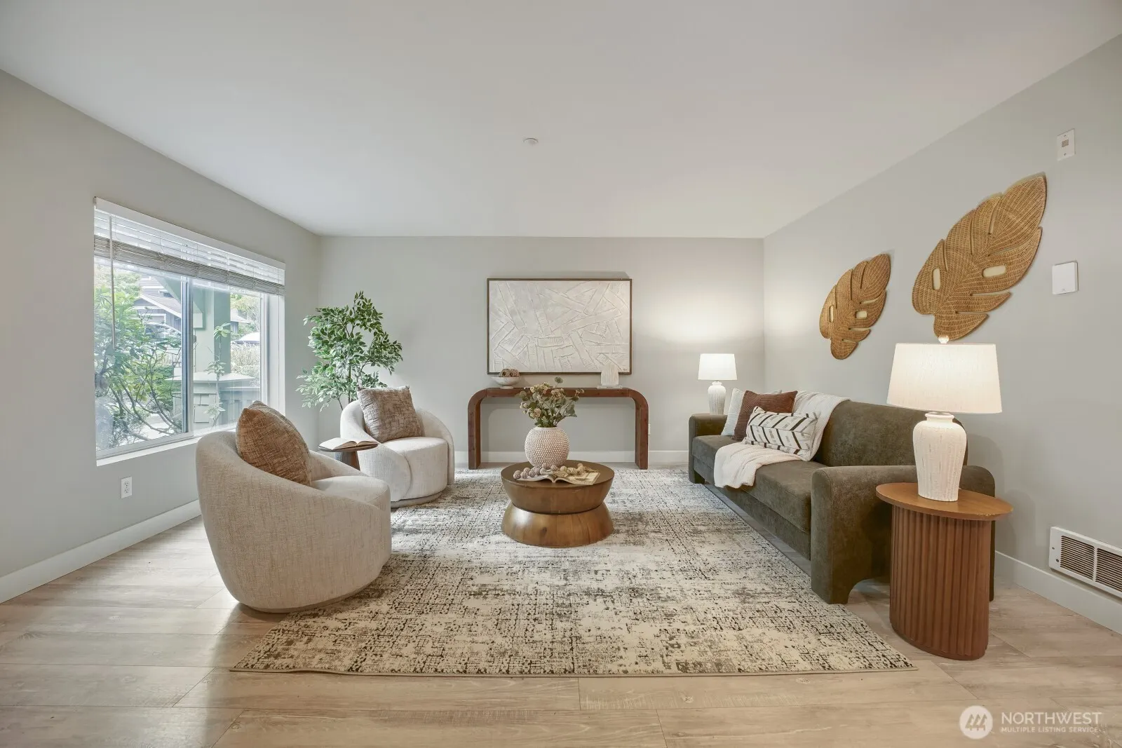 1905 24th Avenue NE #103, Issaquah, WA 98029