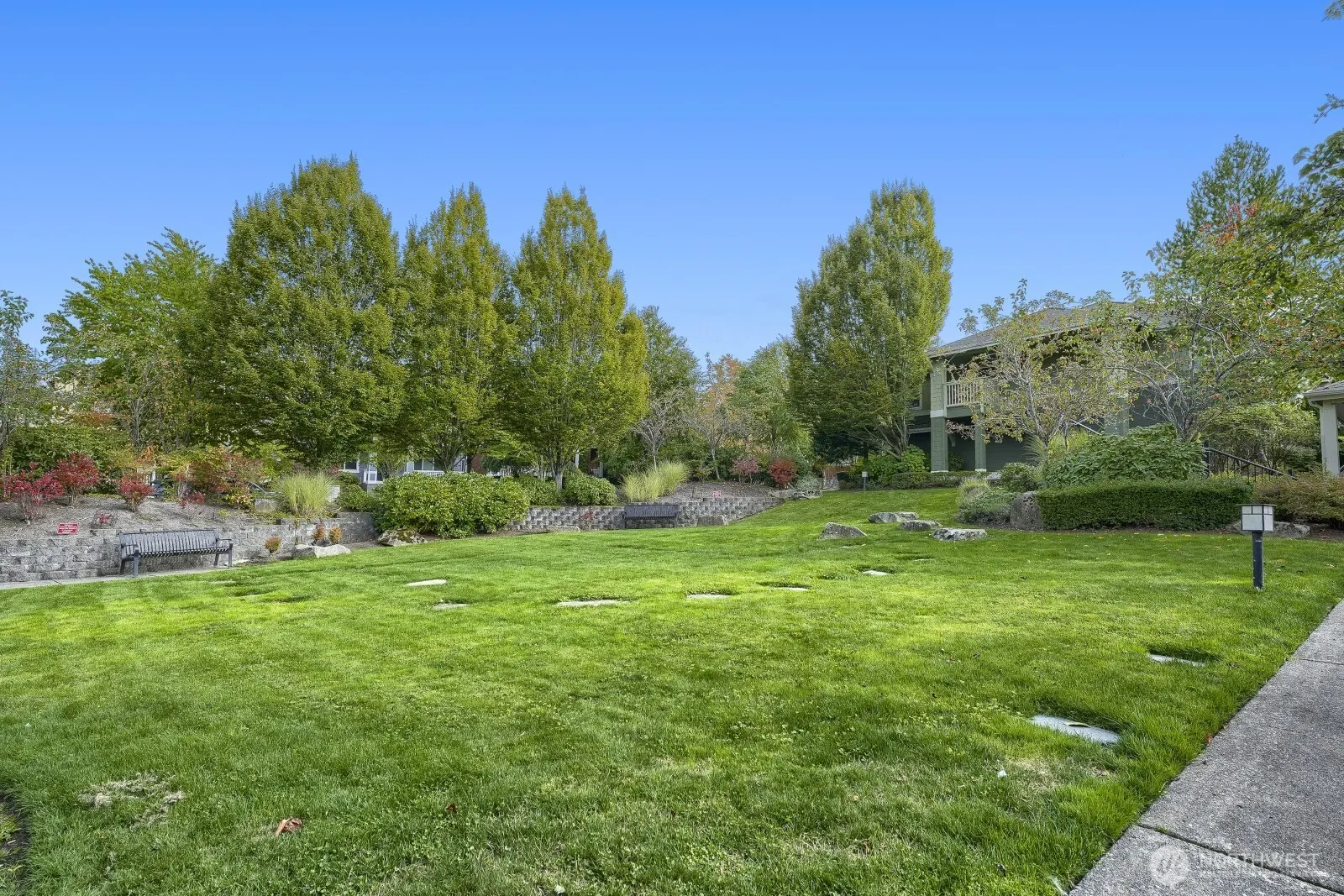 1905 24th Avenue NE #103, Issaquah, WA 98029