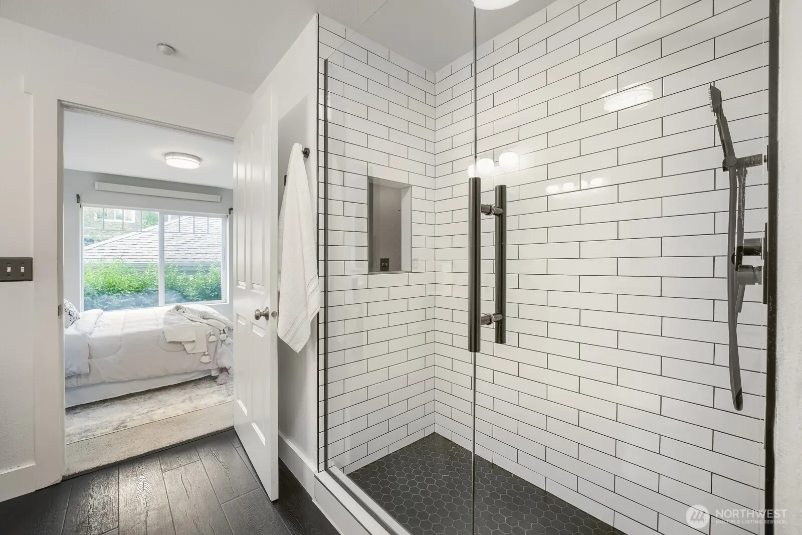 1905 24th Avenue NE #103, Issaquah, WA 98029