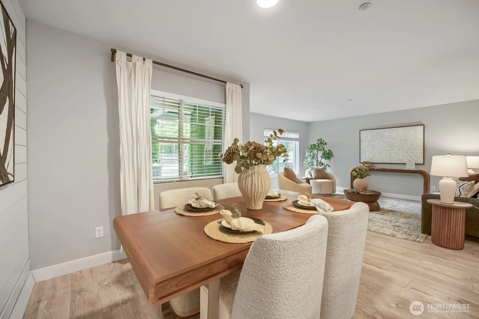 1905 24th Avenue NE #103, Issaquah, WA 98029