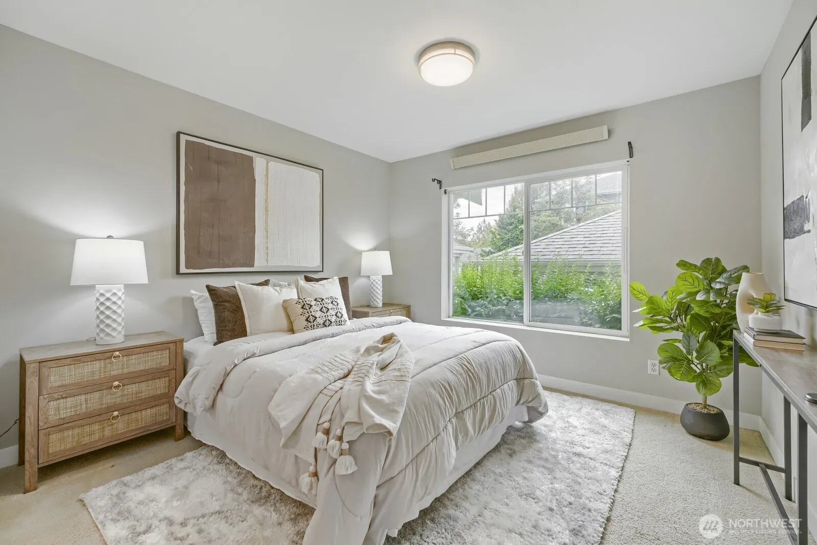 1905 24th Avenue NE #103, Issaquah, WA 98029