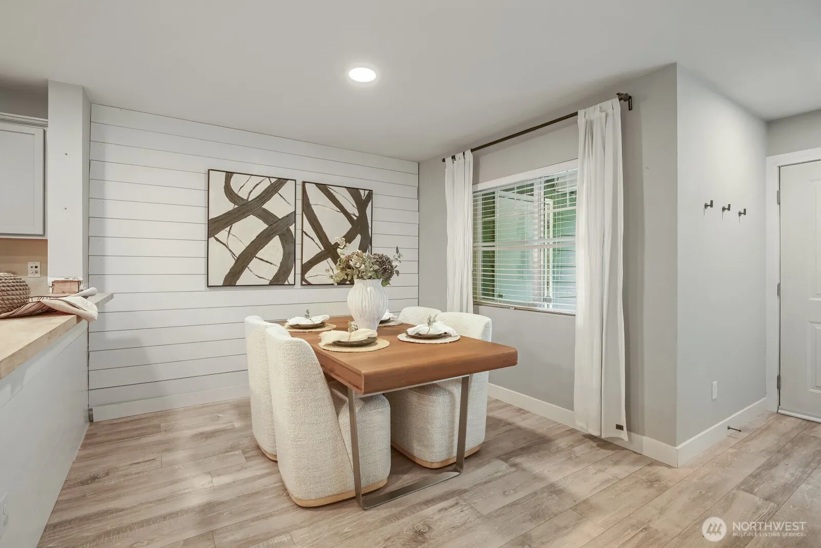 1905 24th Avenue NE #103, Issaquah, WA 98029