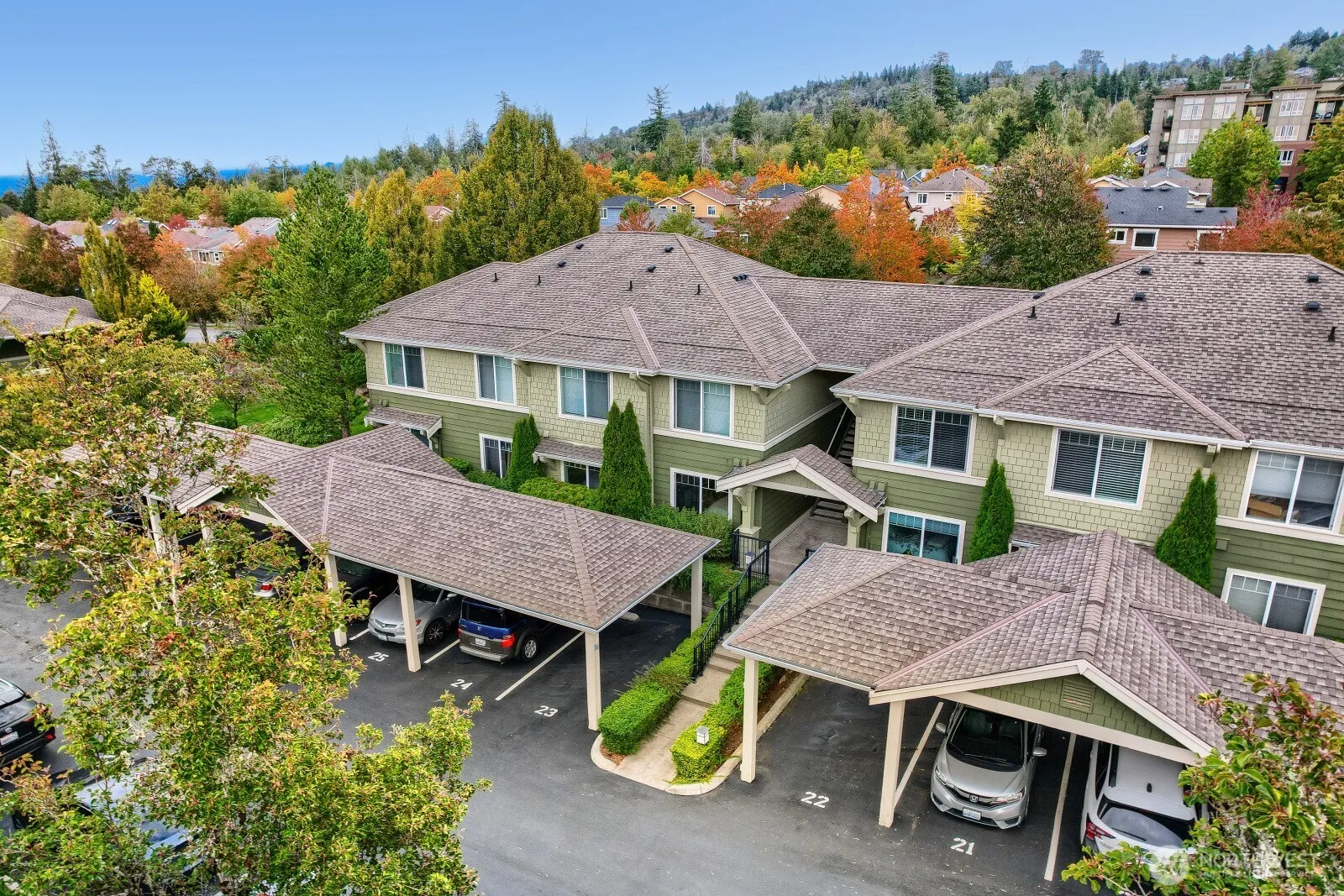 1905 24th Avenue NE #103, Issaquah, WA 98029