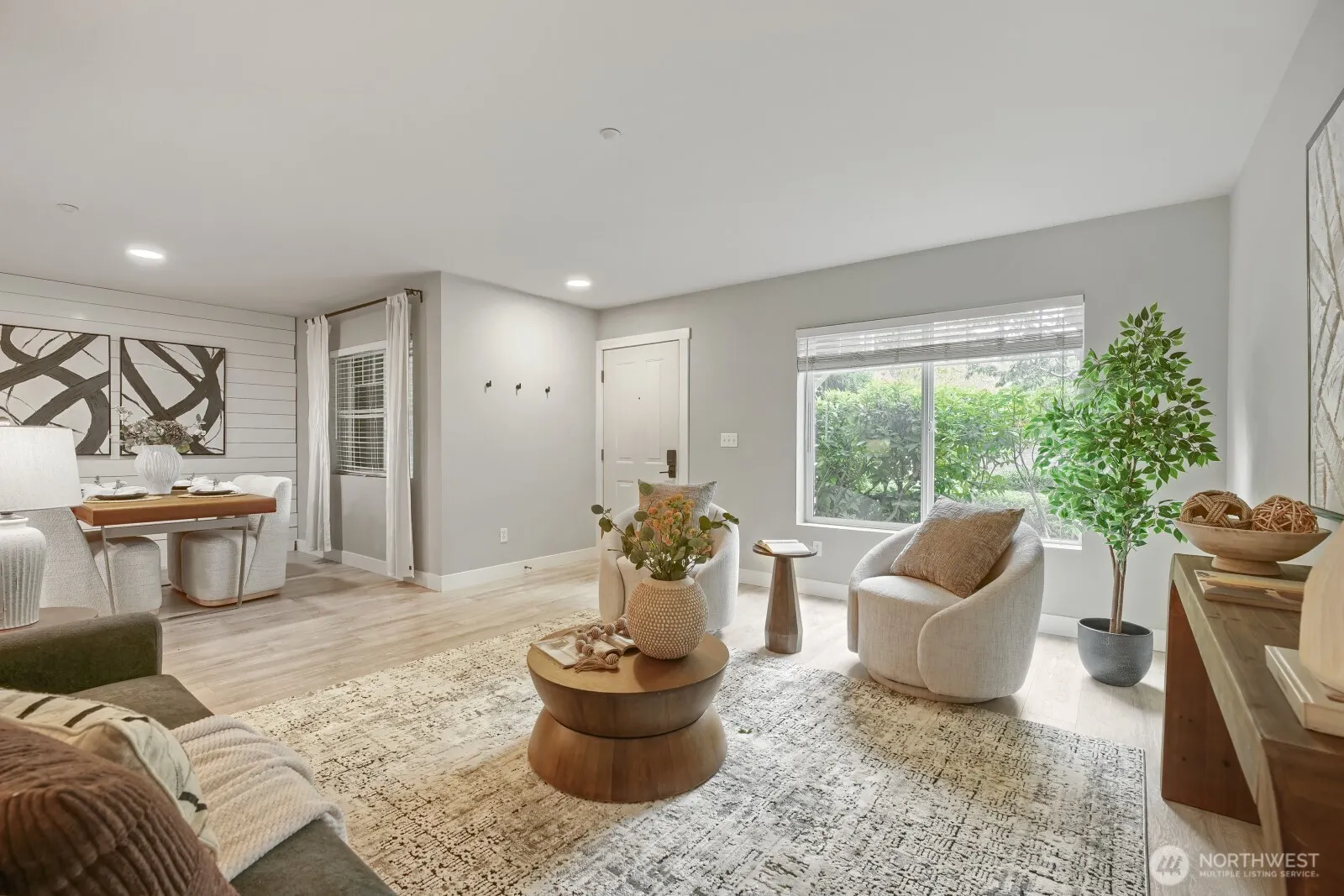 1905 24th Avenue NE #103, Issaquah, WA 98029
