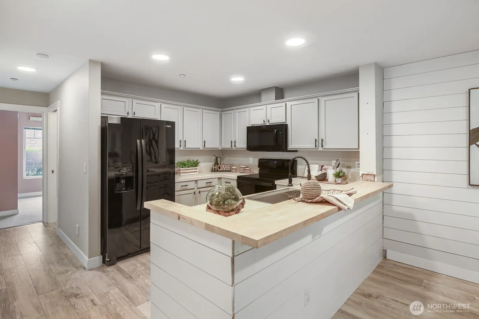 1905 24th Avenue NE #103, Issaquah, WA 98029