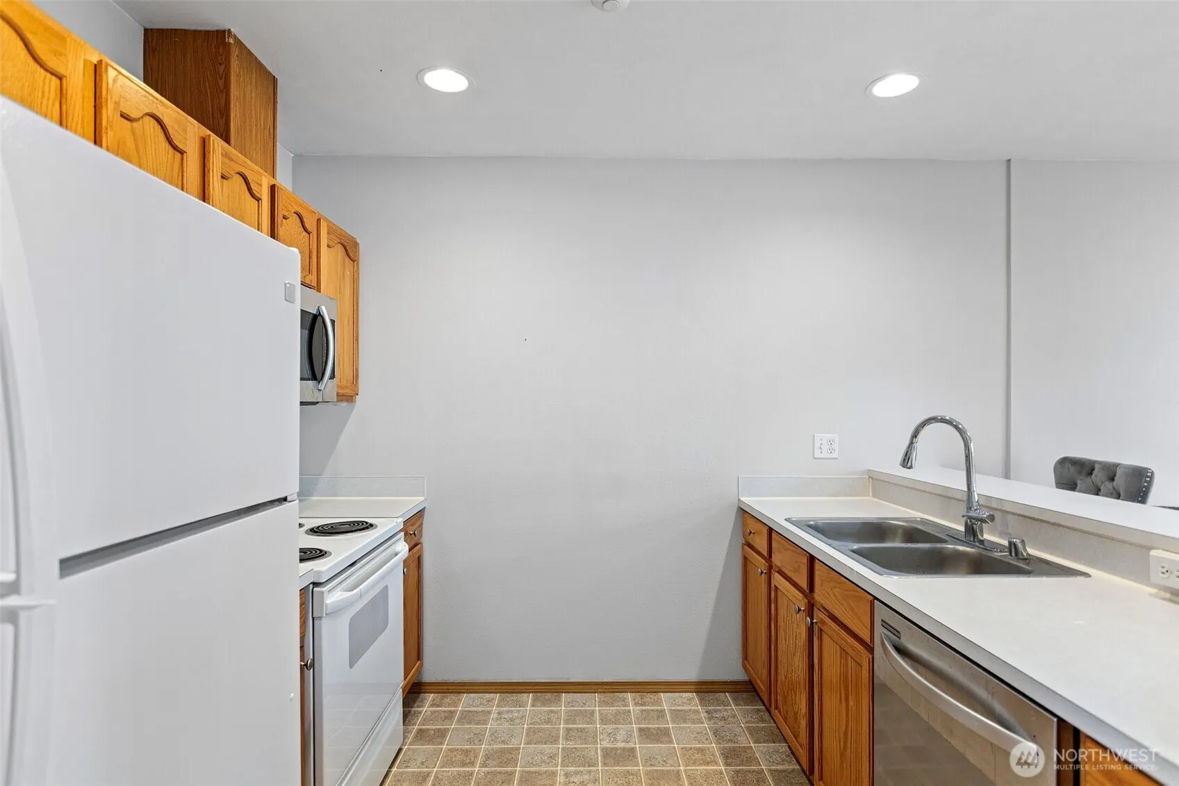 15815 Admiralty Way #D-4, Lynnwood, WA 98087
