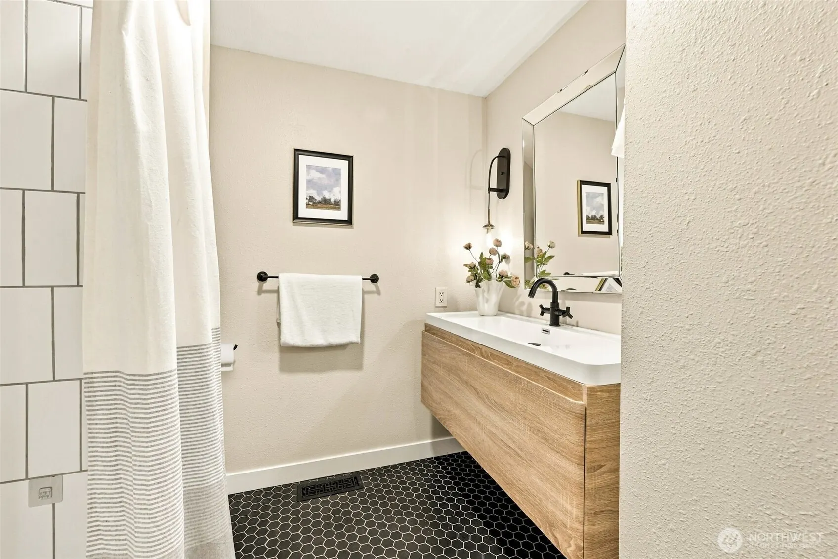 609 109th Avenue SE, Bellevue, WA 98004-6339