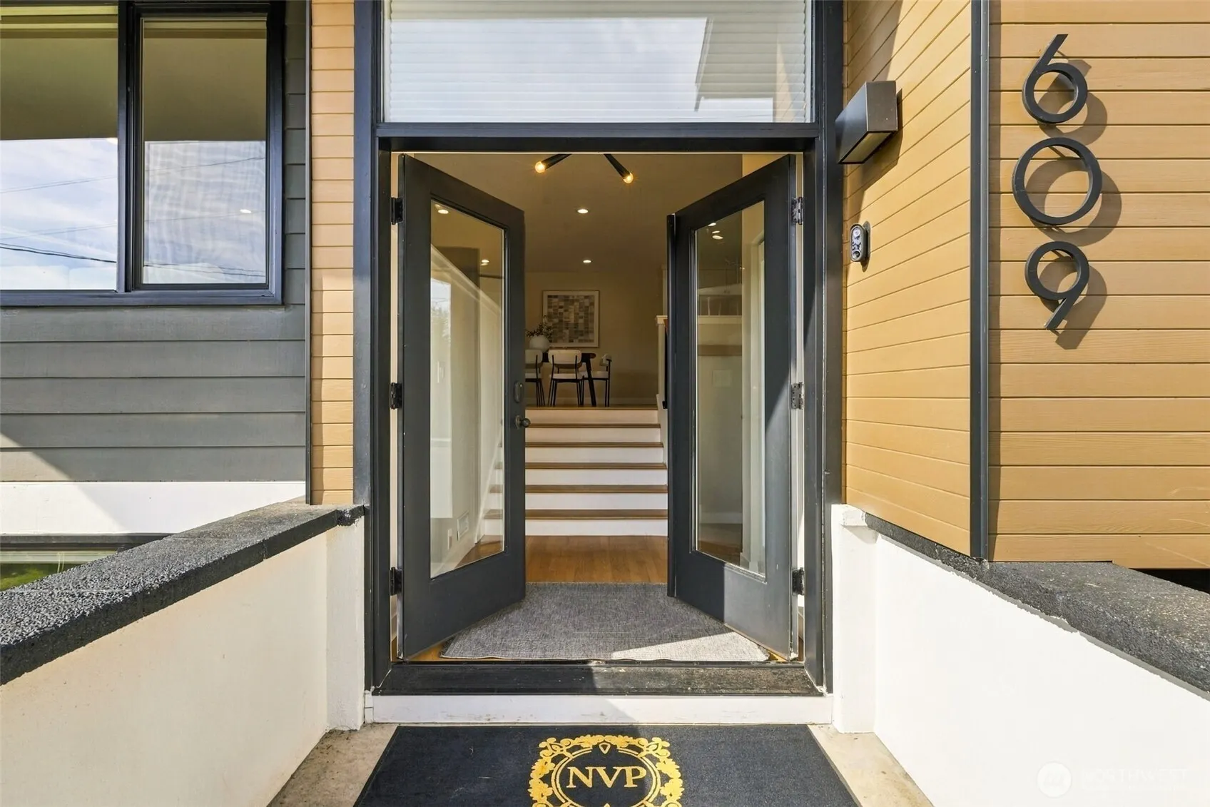 609 109th Avenue SE, Bellevue, WA 98004-6339