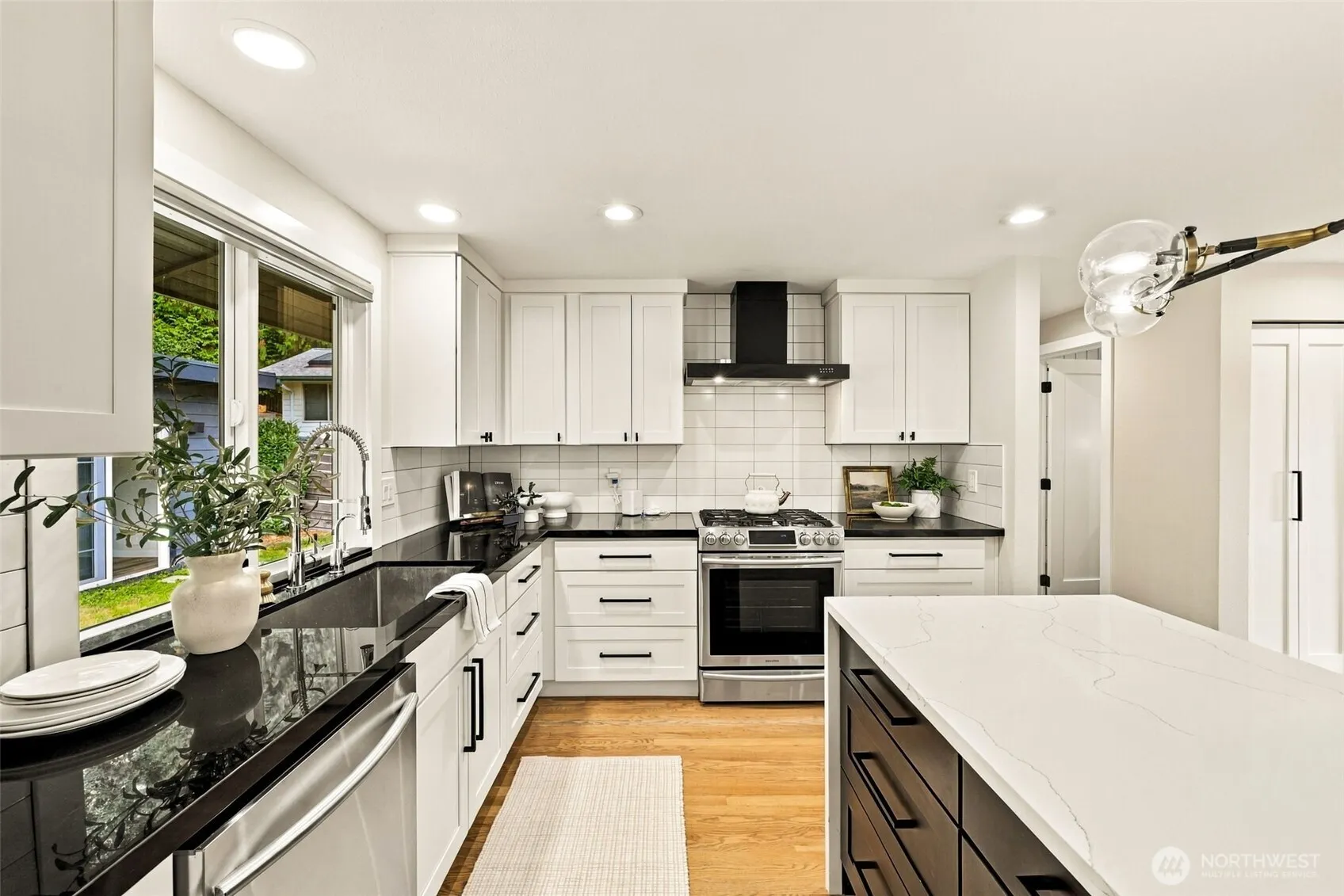 609 109th Avenue SE, Bellevue, WA 98004-6339