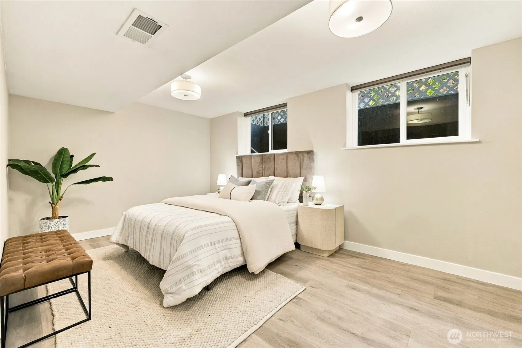 609 109th Avenue SE, Bellevue, WA 98004-6339