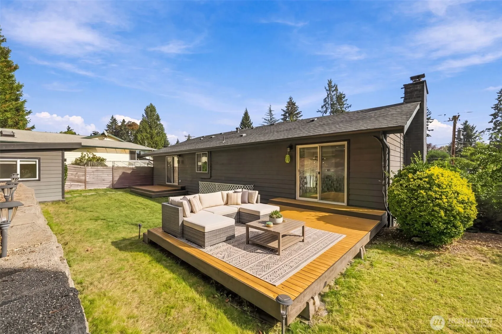 609 109th Avenue SE, Bellevue, WA 98004-6339