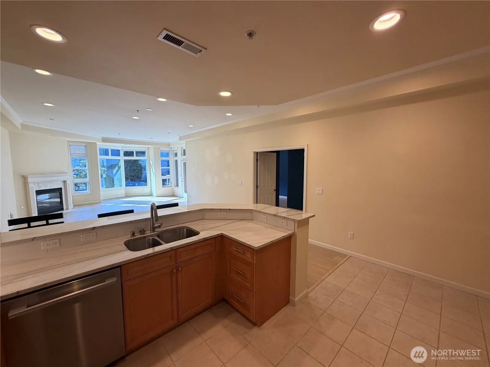 520 6th Avenue #1002, Kirkland, WA 98033