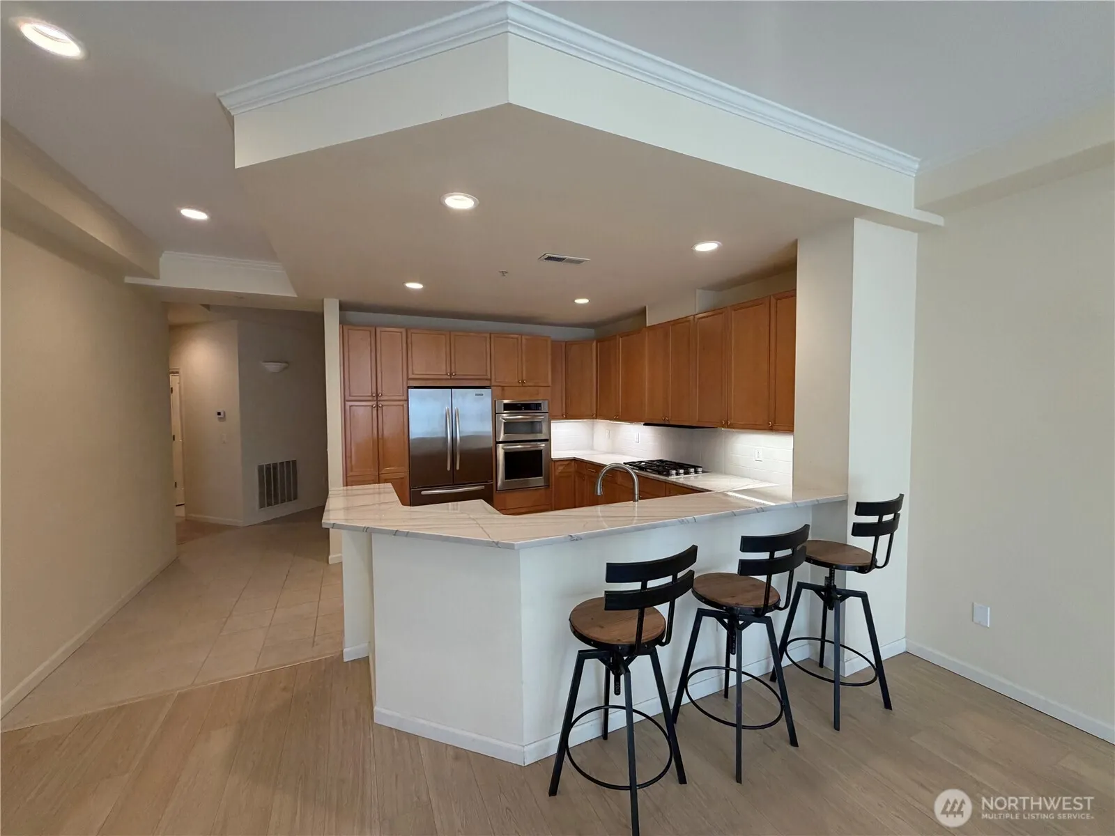 520 6th Avenue #1002, Kirkland, WA 98033