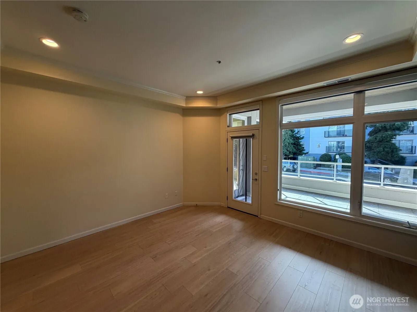 520 6th Avenue #1002, Kirkland, WA 98033