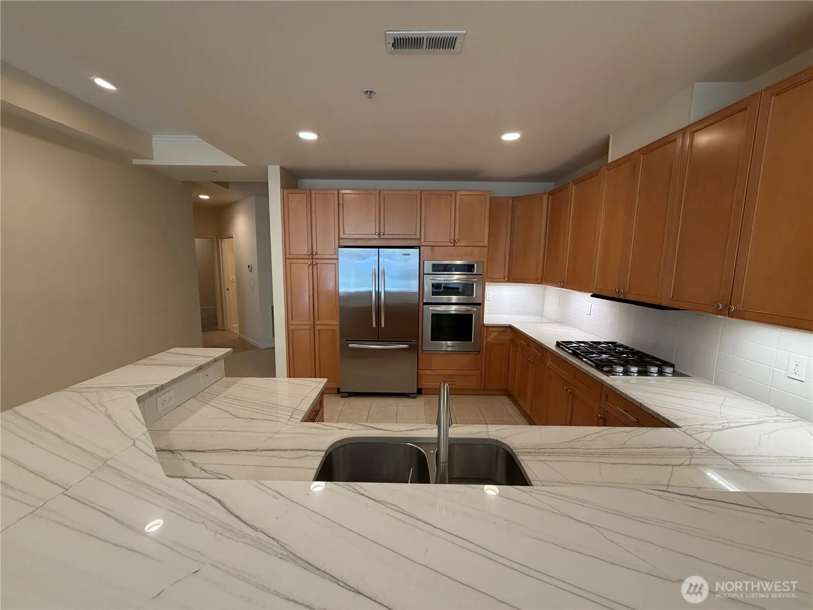 520 6th Avenue #1002, Kirkland, WA 98033