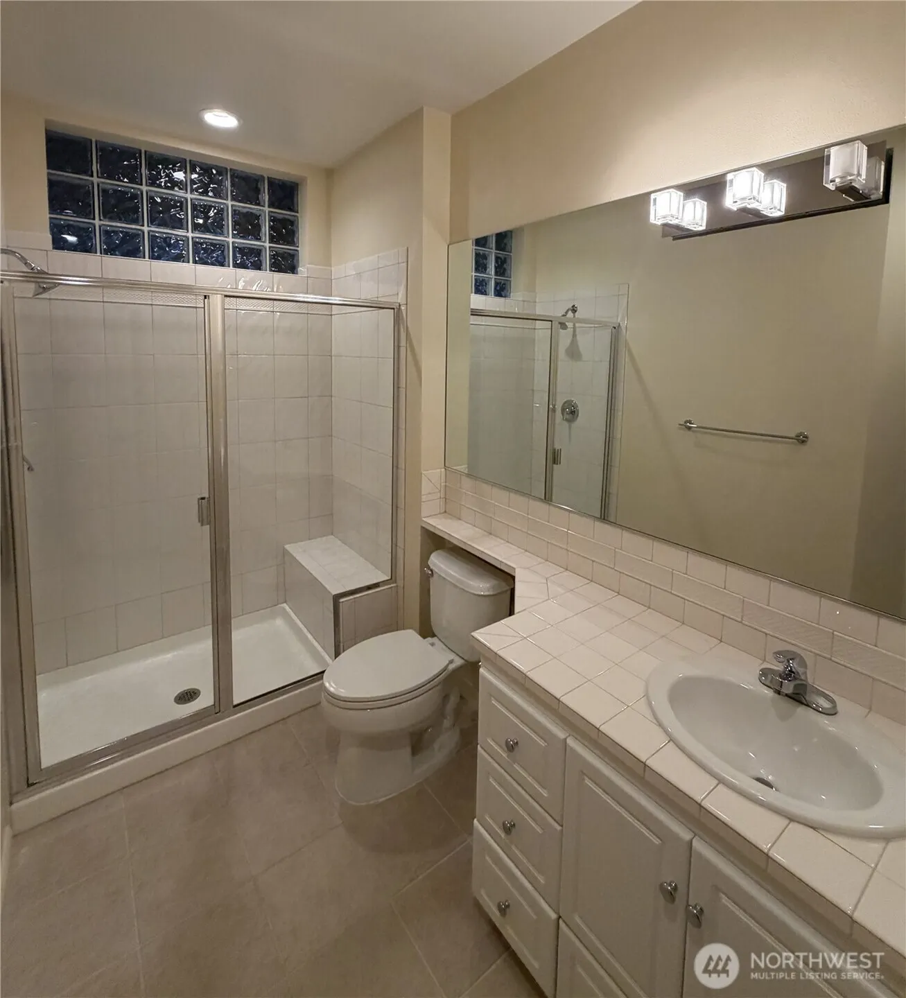 520 6th Avenue #1002, Kirkland, WA 98033