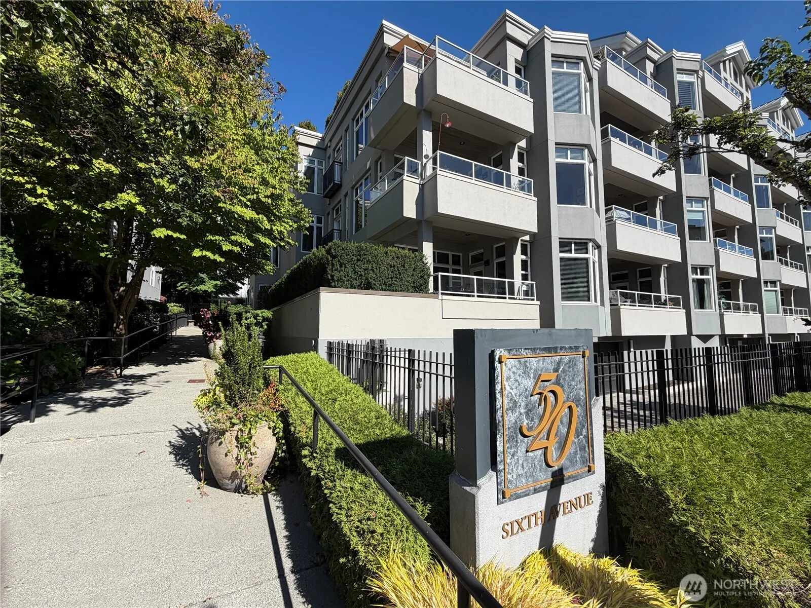 520 6th Avenue #1002, Kirkland, WA 98033