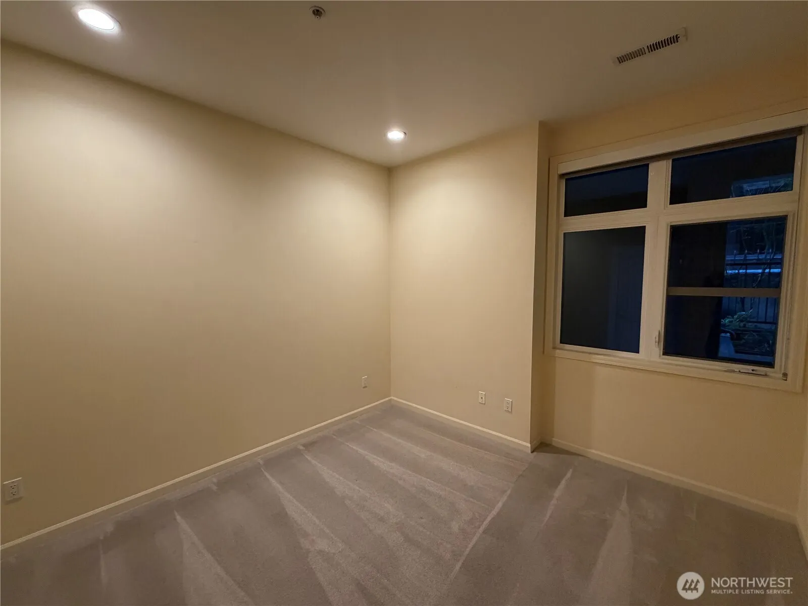 520 6th Avenue #1002, Kirkland, WA 98033