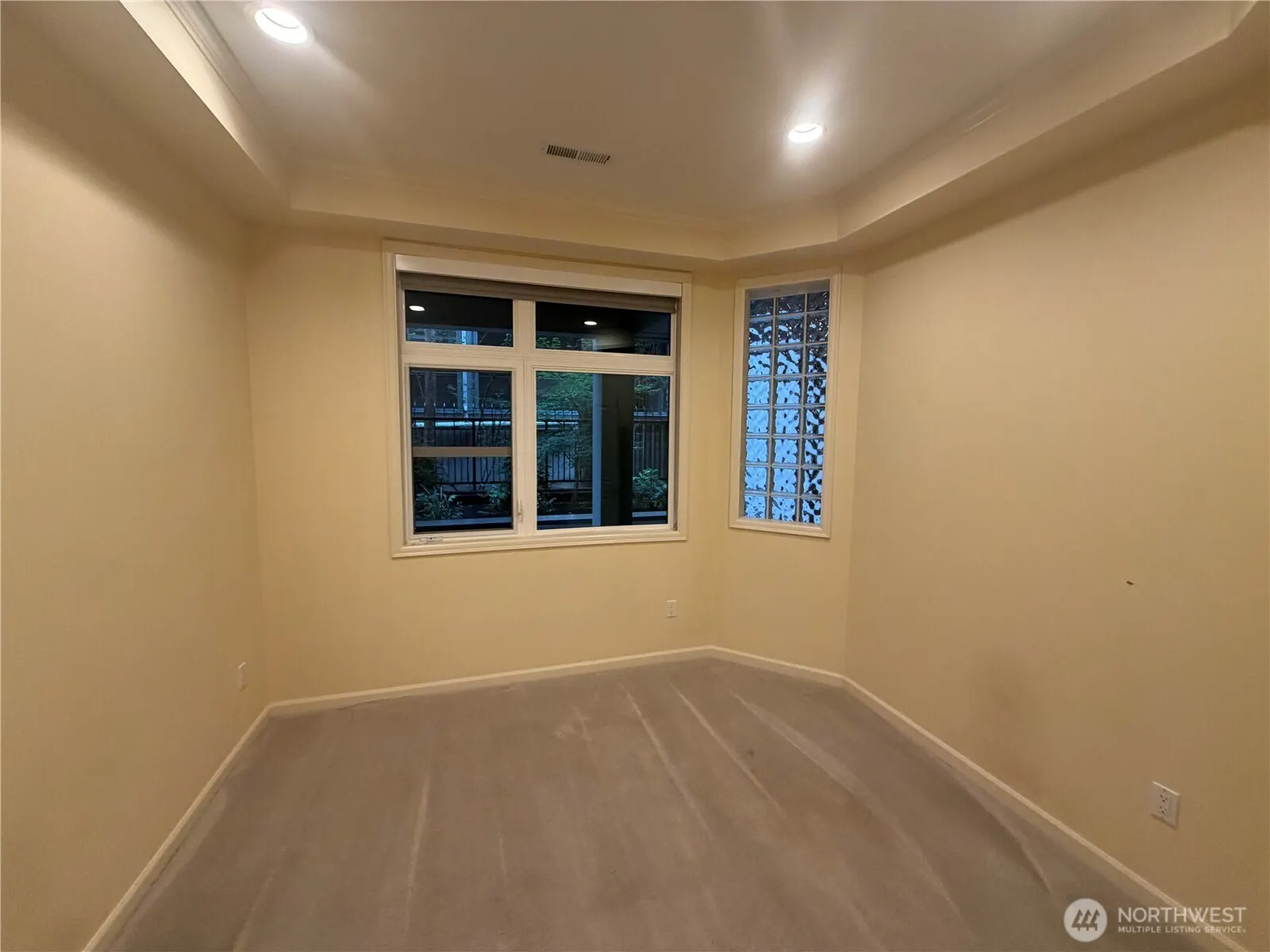 520 6th Avenue #1002, Kirkland, WA 98033