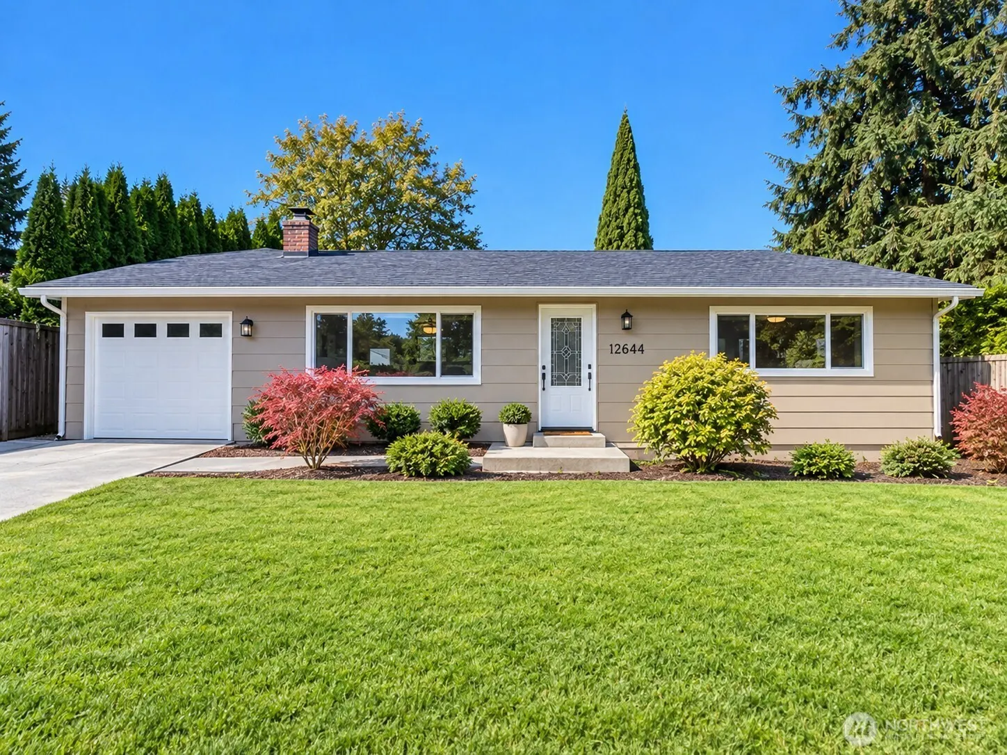 8916 NE 141st Street , Kirkland, WA 98034