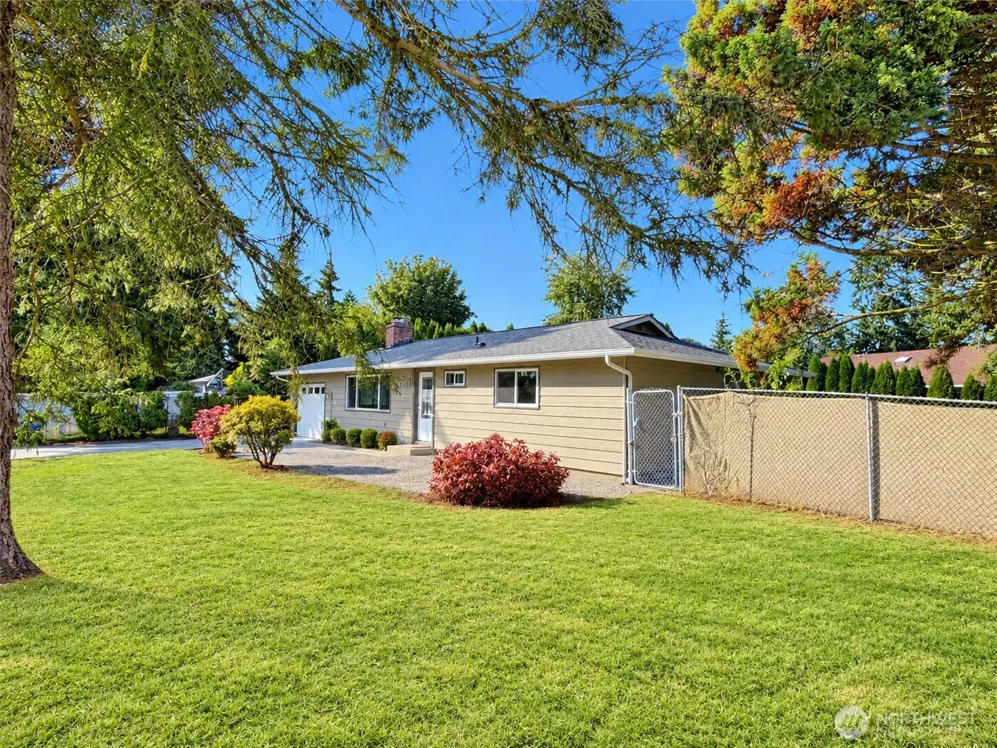8916 NE 141st Street , Kirkland, WA 98034