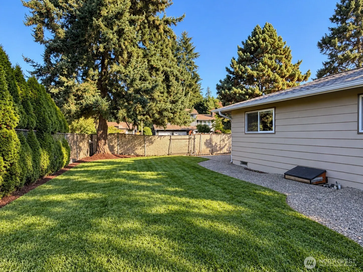8916 NE 141st Street , Kirkland, WA 98034