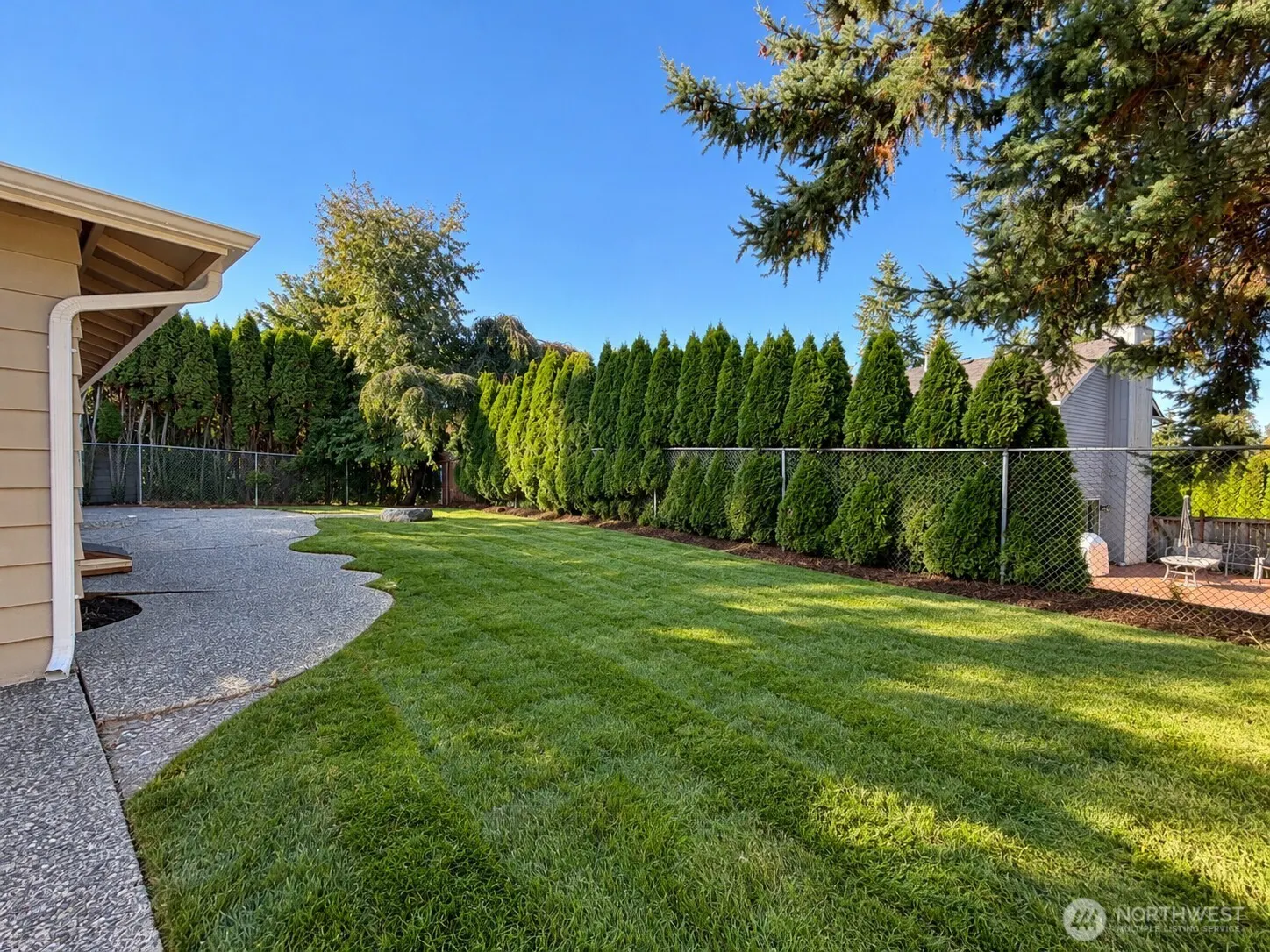 8916 NE 141st Street , Kirkland, WA 98034
