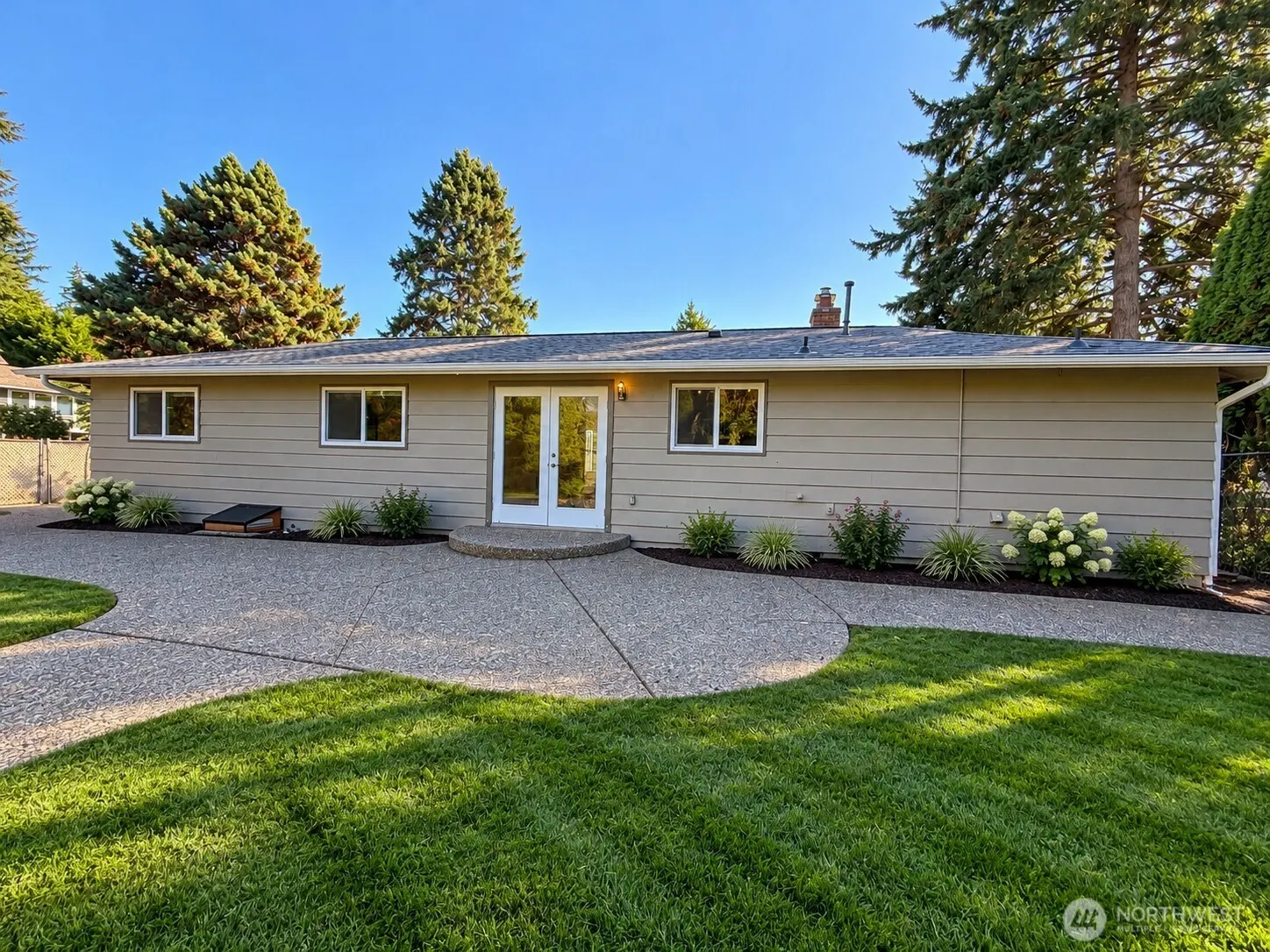 8916 NE 141st Street , Kirkland, WA 98034
