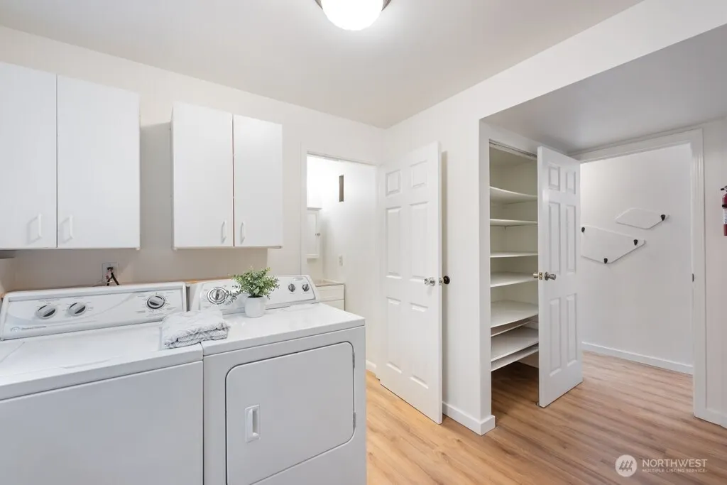 16817 NE 91st Street , Redmond, WA 98052