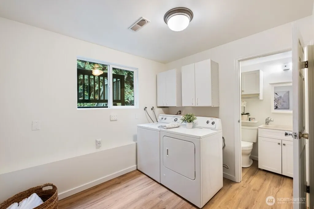 16817 NE 91st Street , Redmond, WA 98052