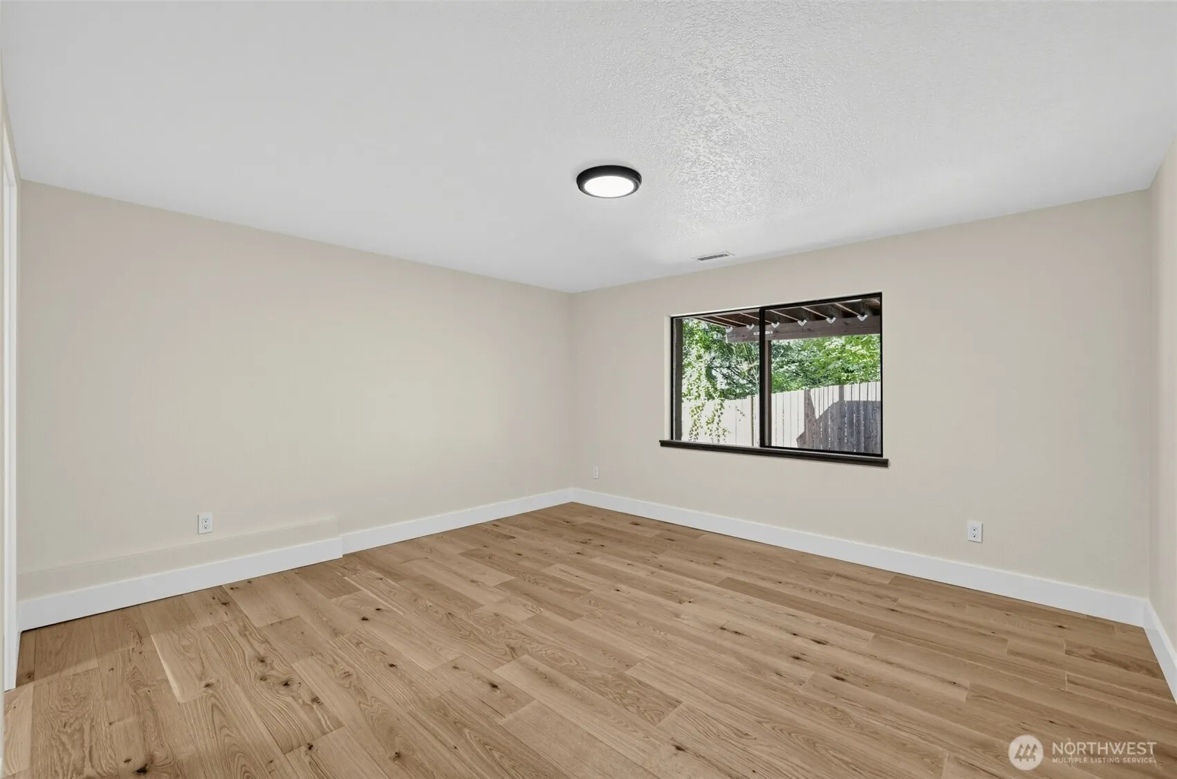 418 Kennebeck Avenue S, Kent, WA 98030