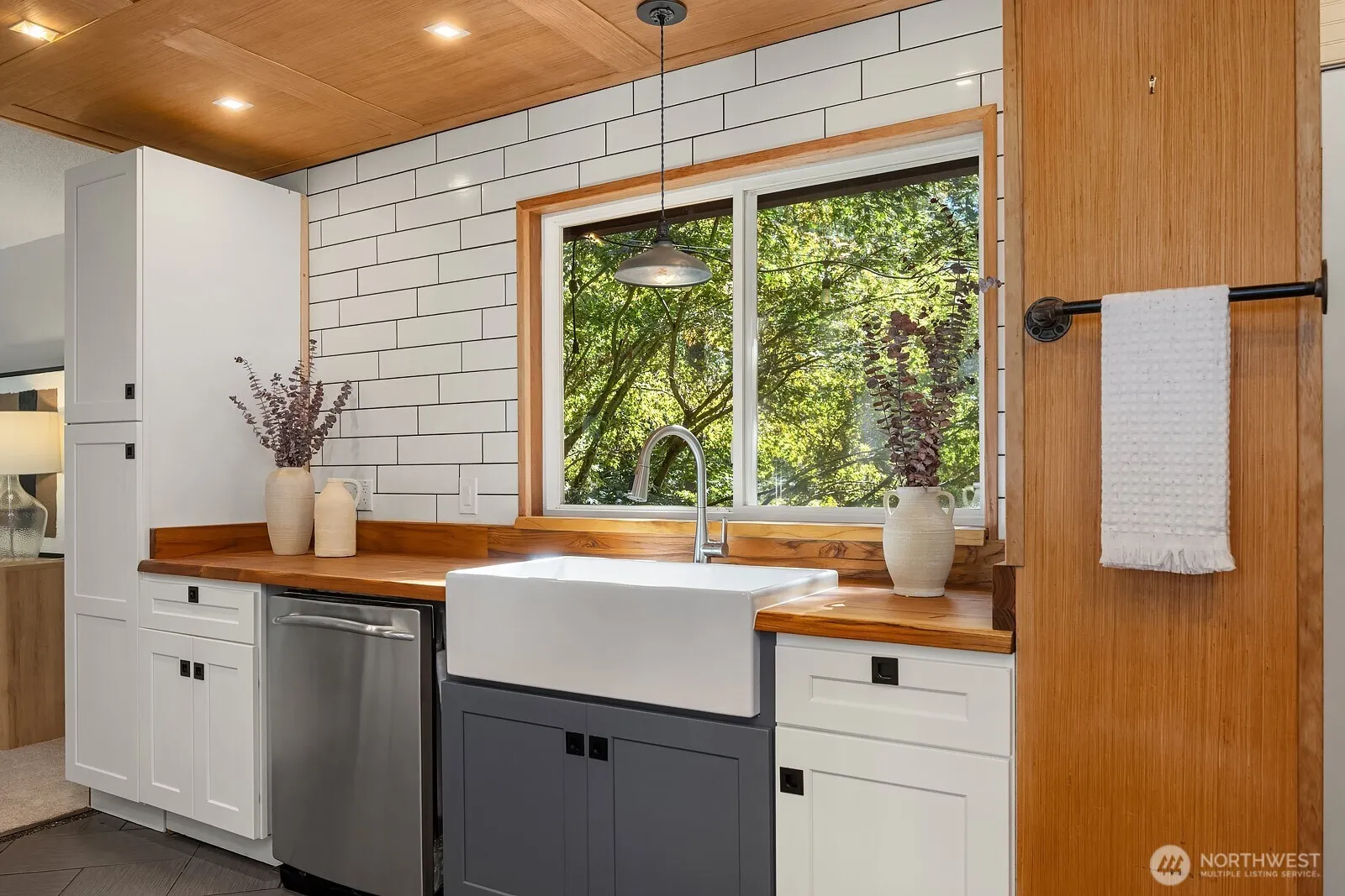 17306 NE 165th Street , Woodinville, WA 98072